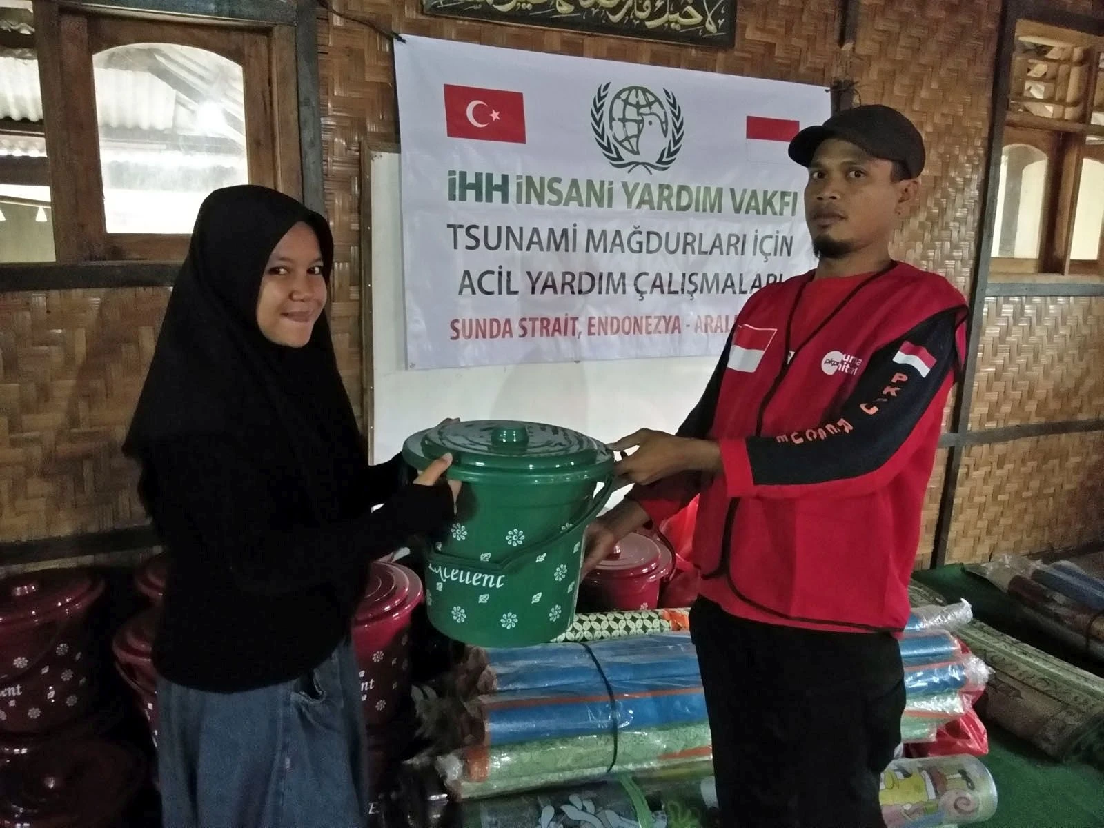 Türkiye’den tsunaminin vurduğu Endonezya’ya acil yardım